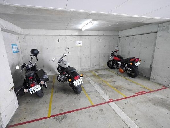 エーリフローレンスBの物件内観写真